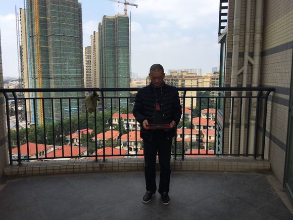 �ܹ��������A�s���롣Ϊ���ž���¥���b�ޣ����ն�����